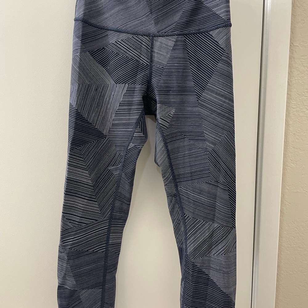 Wunder crop lululemon geometric legging